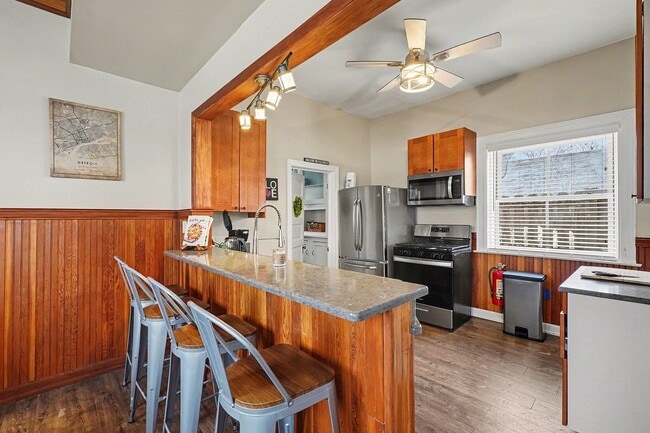 Building Photo - 1391 Woodbridge St