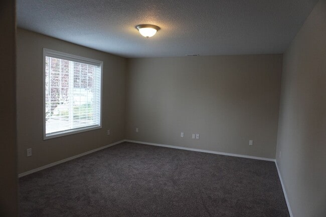 Building Photo - 16409 NE 31st St