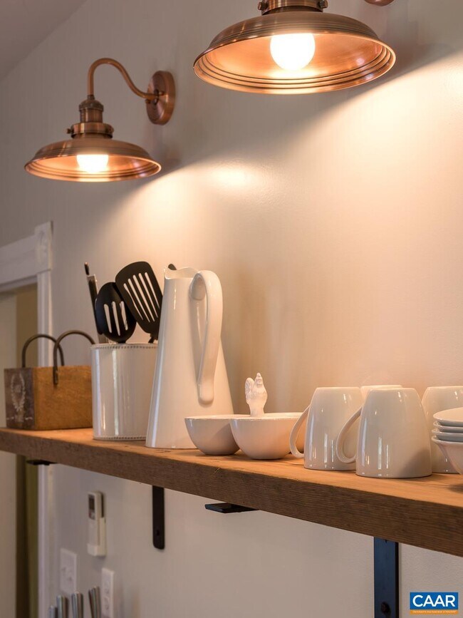 Building Photo - 829 Belmont Ave