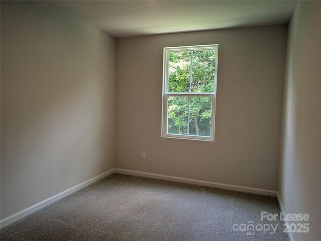 Building Photo - 2019 Stephens Farm Dr