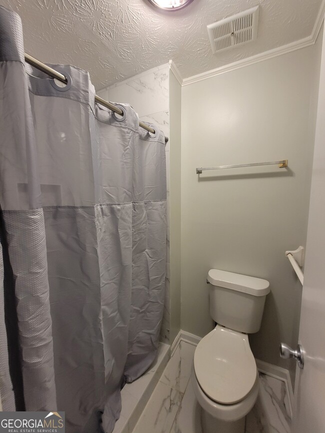 Building Photo - 679 Wellington Way