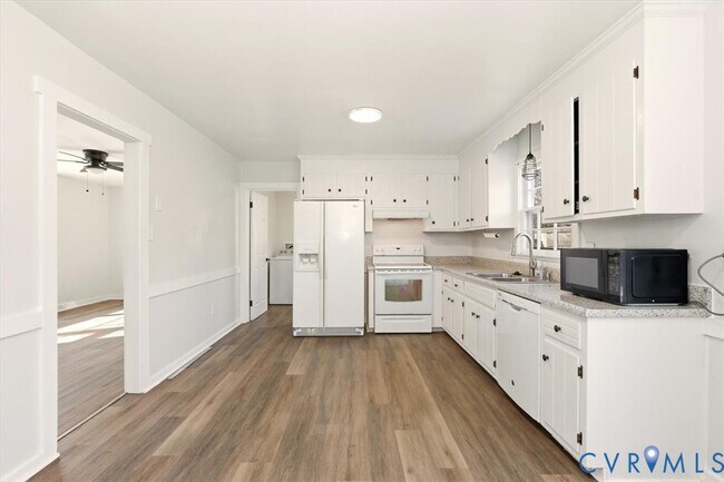 Building Photo - 115 Big Meadows Terrace