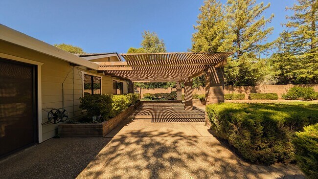 Building Photo - 3581 Cercis Way