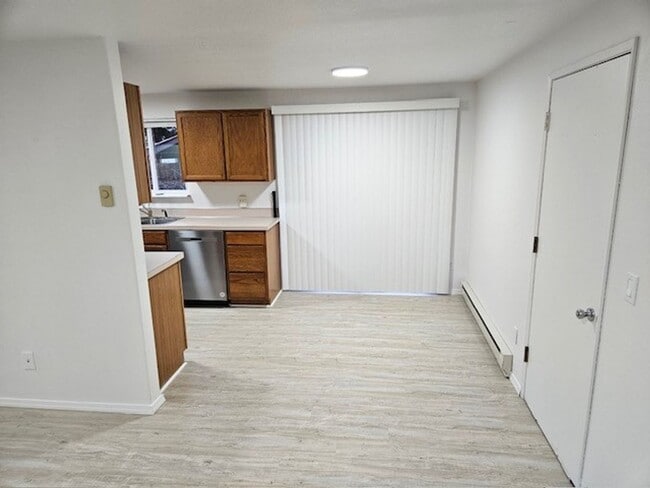 Building Photo - Charming 2-Bedroom Home with Garage in Prime Gresham Location