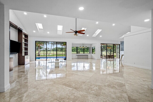 Building Photo - 10391 Boca Woods Ln