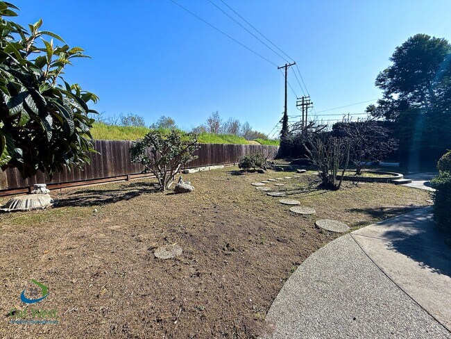 Building Photo - $5195 - 4 Bed/2 Bath Remodeled Home in Santa Clara