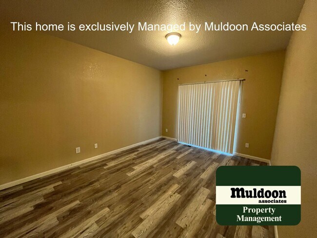 Building Photo - Updated home ready to move in!