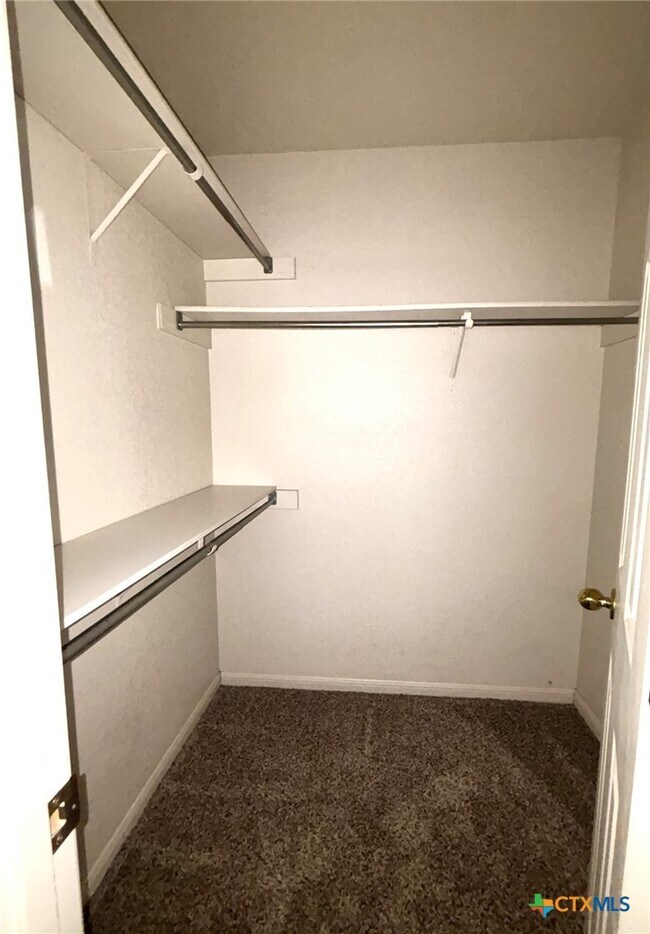 Building Photo - 308 Deloris Dr