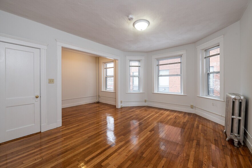 Building Photo - 49 Worthington St