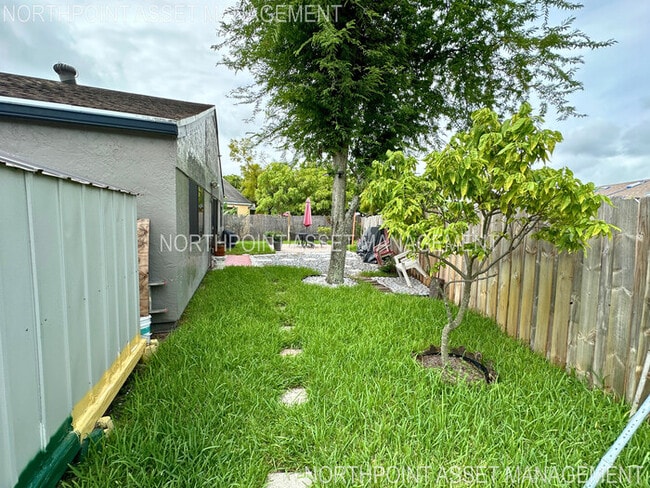 Building Photo - Charming 2BR 2BA Home w/  Full Appliance Suite • Fenced Yard • Driveway Parking in Miramar