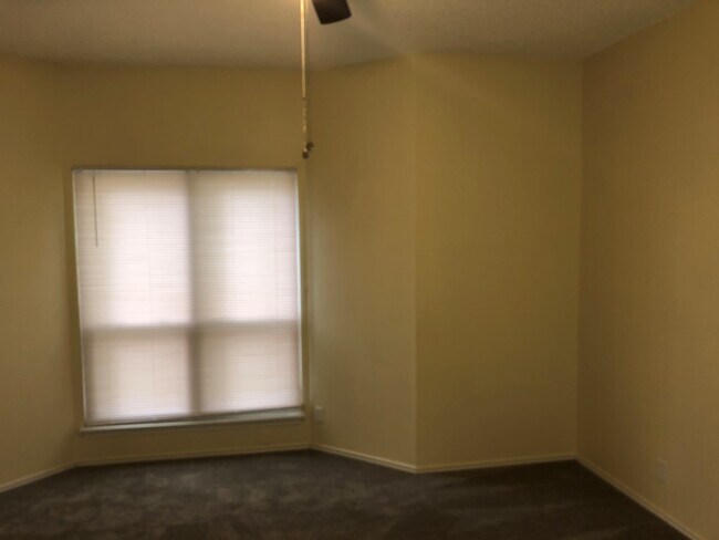 Building Photo - 3455 Ridge Country St