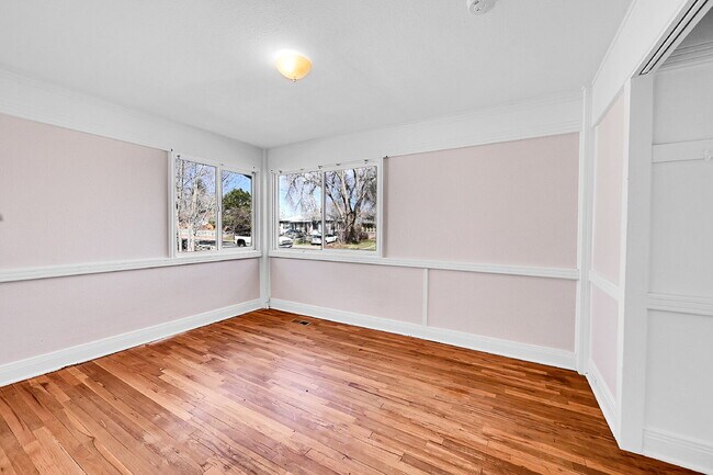 Building Photo - $2,240.95, $200 Off Cleaning Voucher, 4 Beds 1 Bath Single Family Home in Denver with Washer and ...