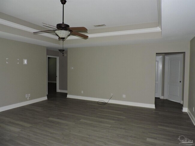 Building Photo - 6060 Dunridge Drive