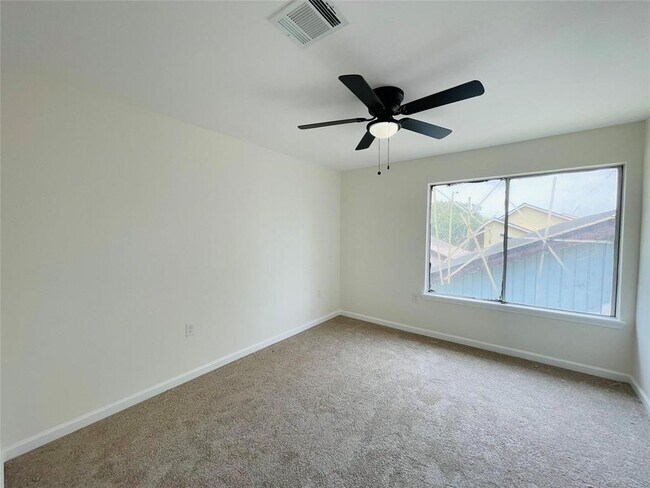 Building Photo - 10435 Huntington Estates Dr