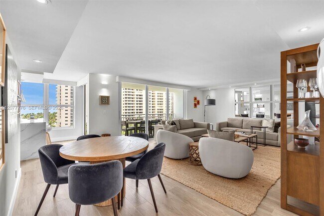 Building Photo - 607 Ocean Dr