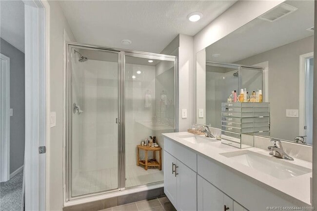 Building Photo - 396 SE Sea Hunt Wy