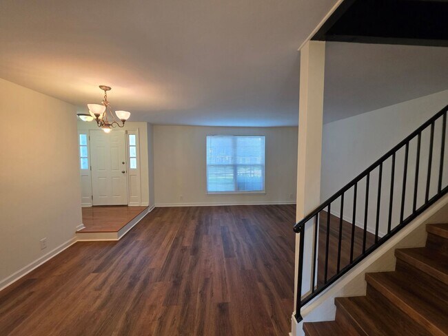 Building Photo - 1016 Todd Preis Dr