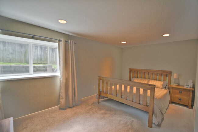 Building Photo - 4Bd/2Ba Seattle House