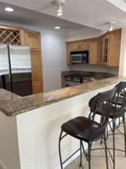 Building Photo - 1515 E Broward Blvd