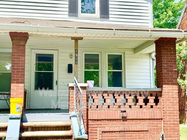 Building Photo - 1911 E 34th St