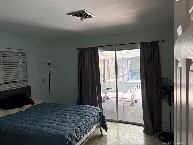 Building Photo - 1346 NW Pine Ridge Trail