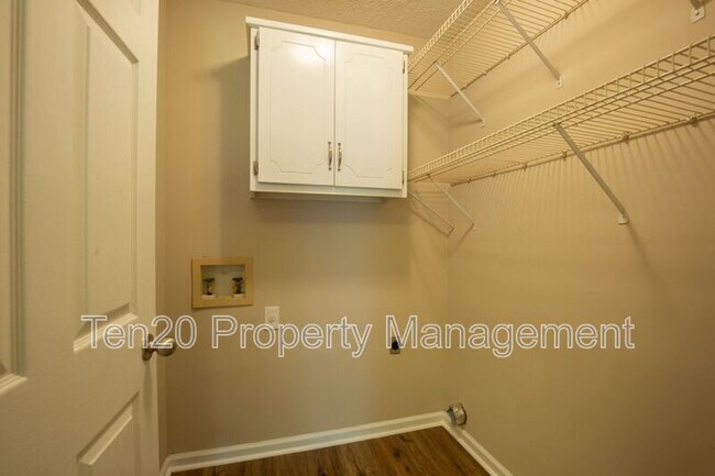Building Photo - 3801 Holland Ct