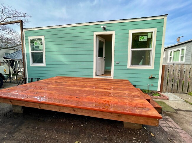 back deck - 1636 Ward Street