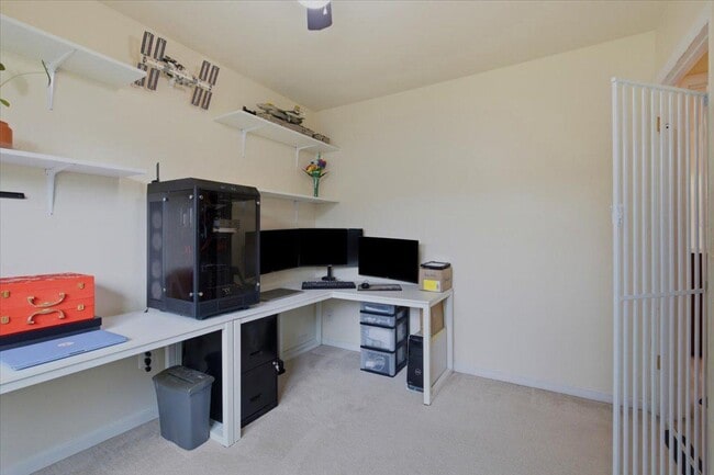 Building Photo - 899 Holborn Ct