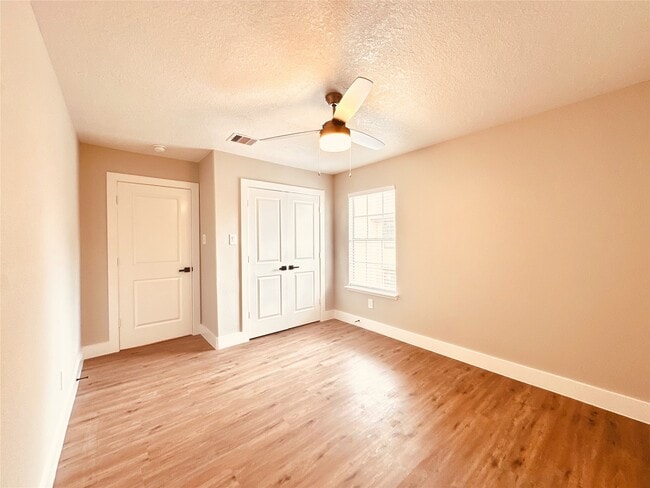 Building Photo - 11130 Hanning Ln