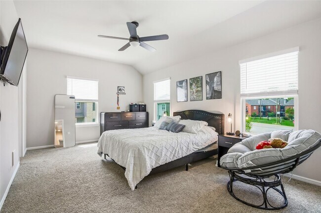 Building Photo - 4812 Foundation St