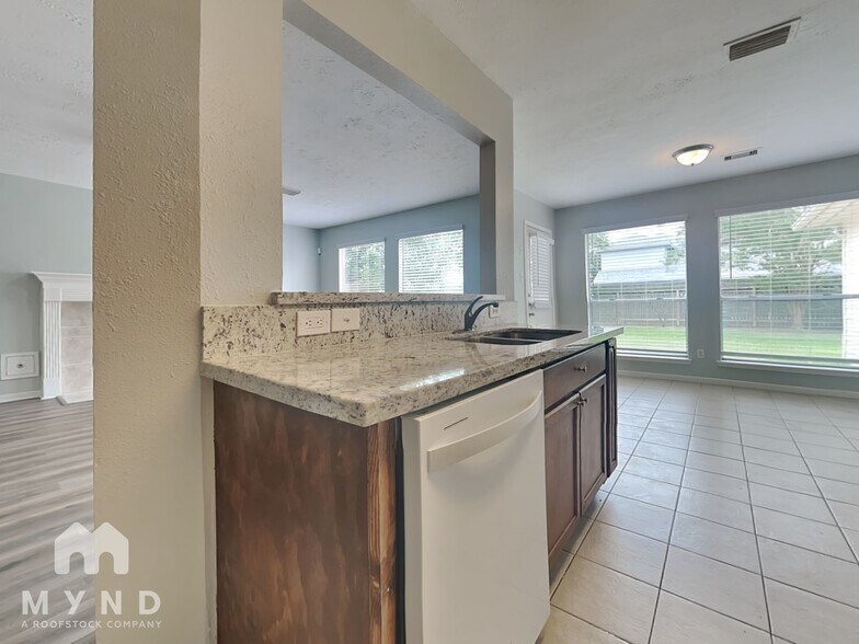 Building Photo - 22715 Tara Way Dr