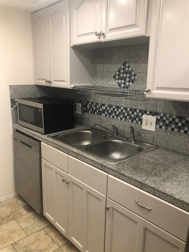 Building Photo - 9531 Pagewood Ln