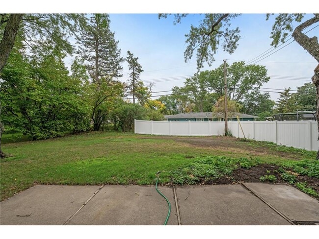 Building Photo - 4901 Larkspur Ln