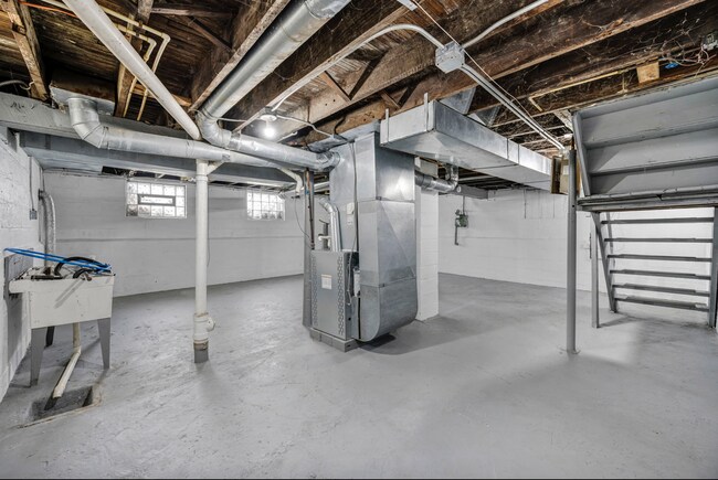 Building Photo - 12405 Rexford Ave