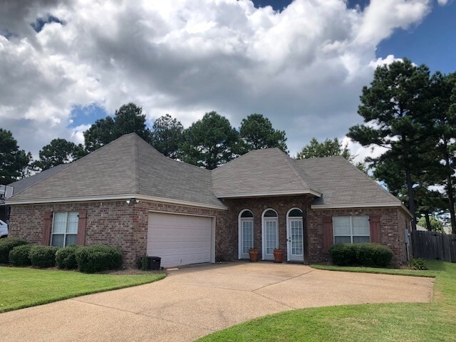 Building Photo - 3/2 for Rent in Farmington Station! Available in January