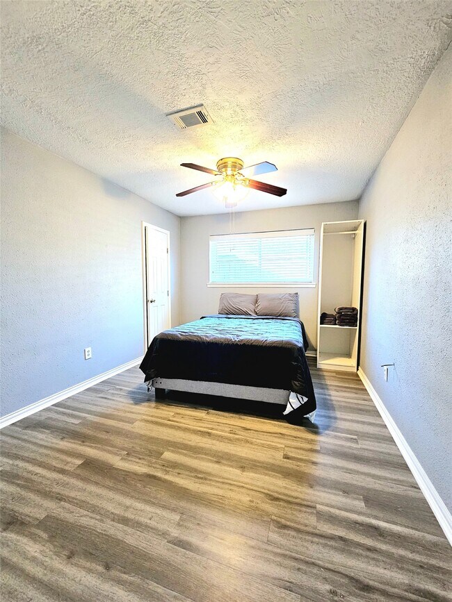 Building Photo - 16211 Townes Rd