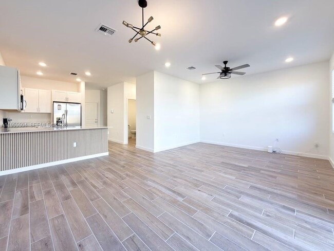 Building Photo - 184 NE 13th St