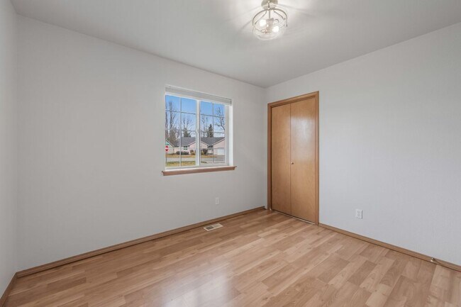 Building Photo - Hayden Rancher with RV parking