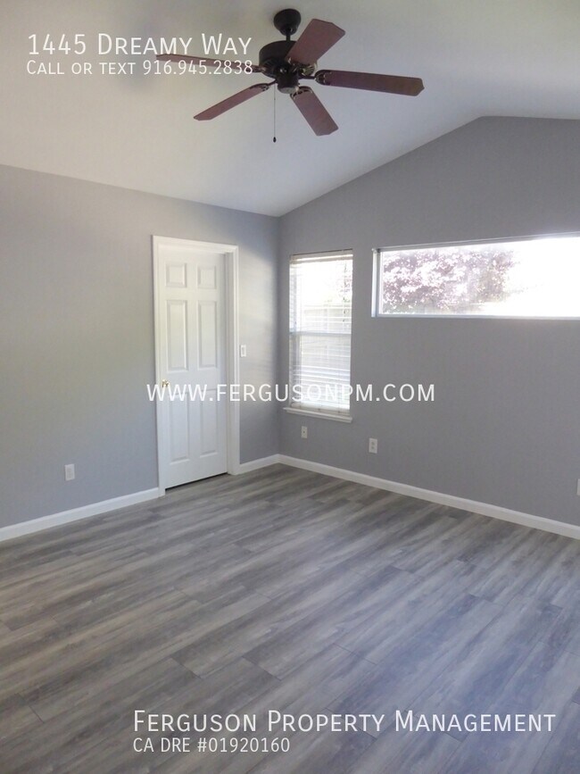 Building Photo - 1445 Dreamy Way