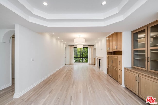 Building Photo - 2132 Century Park Ln