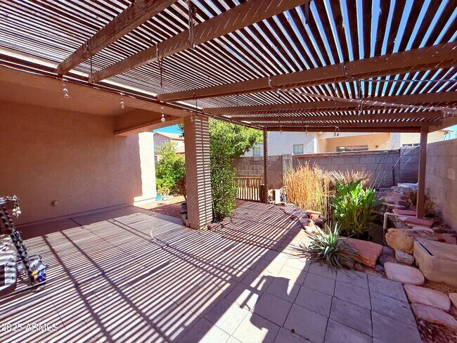 Building Photo - 7911 S 50th Ln