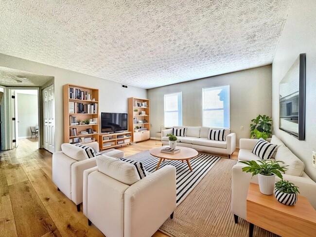 Building Photo - Convenient Living at North Troy Apartments & Townhomes, Troy