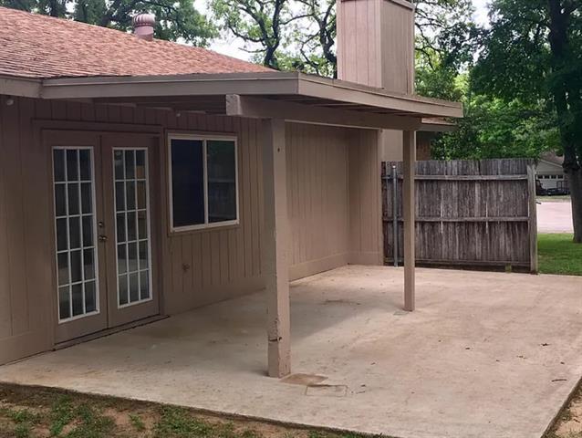 Building Photo - 1303 Shady Hollow