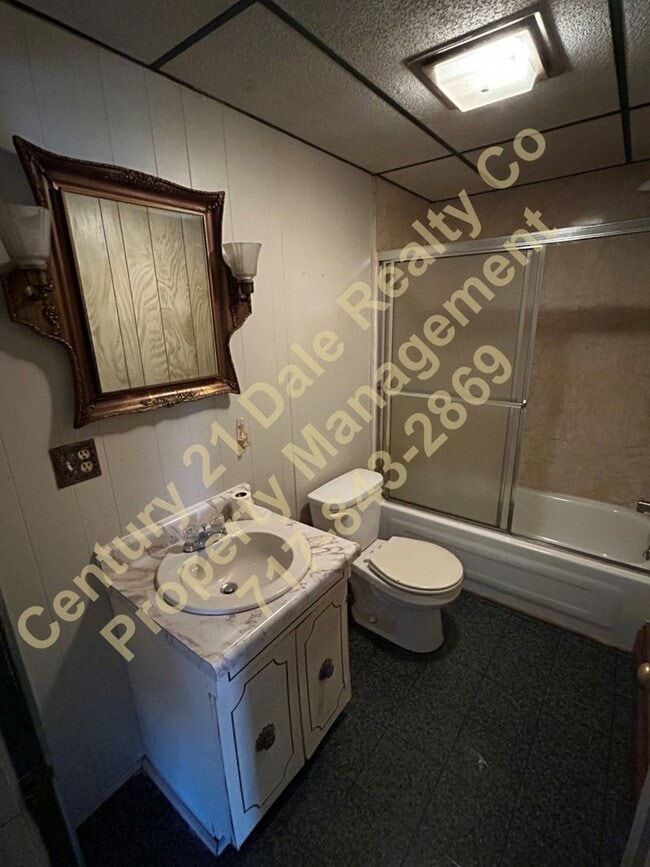 Building Photo - 2 Bedroom home in South Eastern School District with a Large Yard