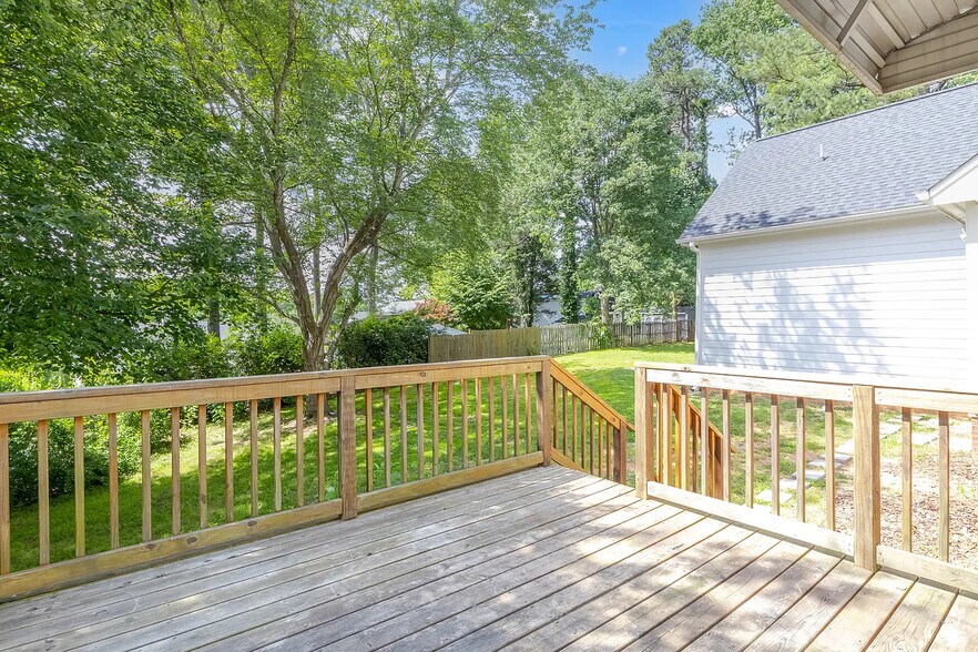 Building Photo - 623 Elmwood Ct