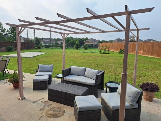Building Photo - 10702 Crestwood Point Cir
