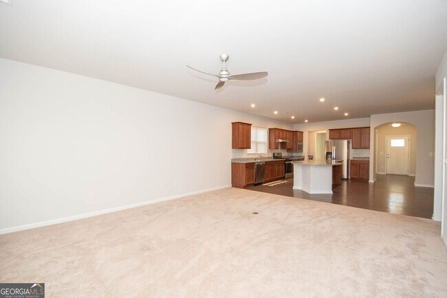 Building Photo - 147 Soundview Trce