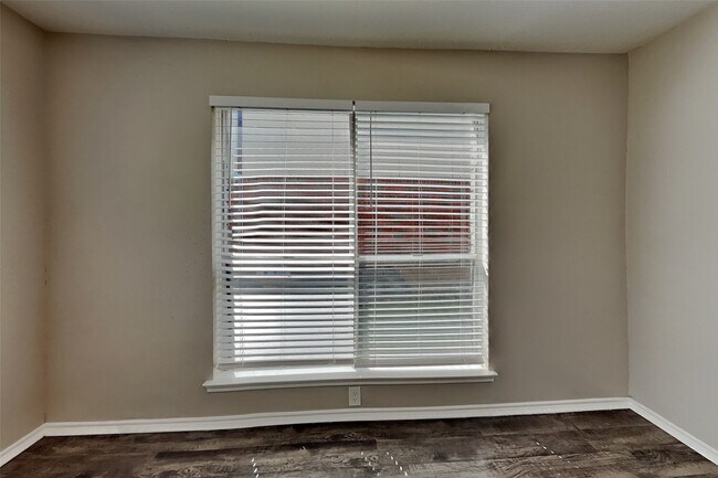 Building Photo - 16315 Chimneystone Dr