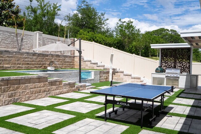 Building Photo - "Spacious 4-Bedroom Retreat with 3 Full Baths in Winter Garden's Serene Sanctuary"