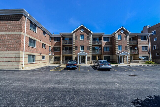 Building Photo - 8751 W Catherine Ave